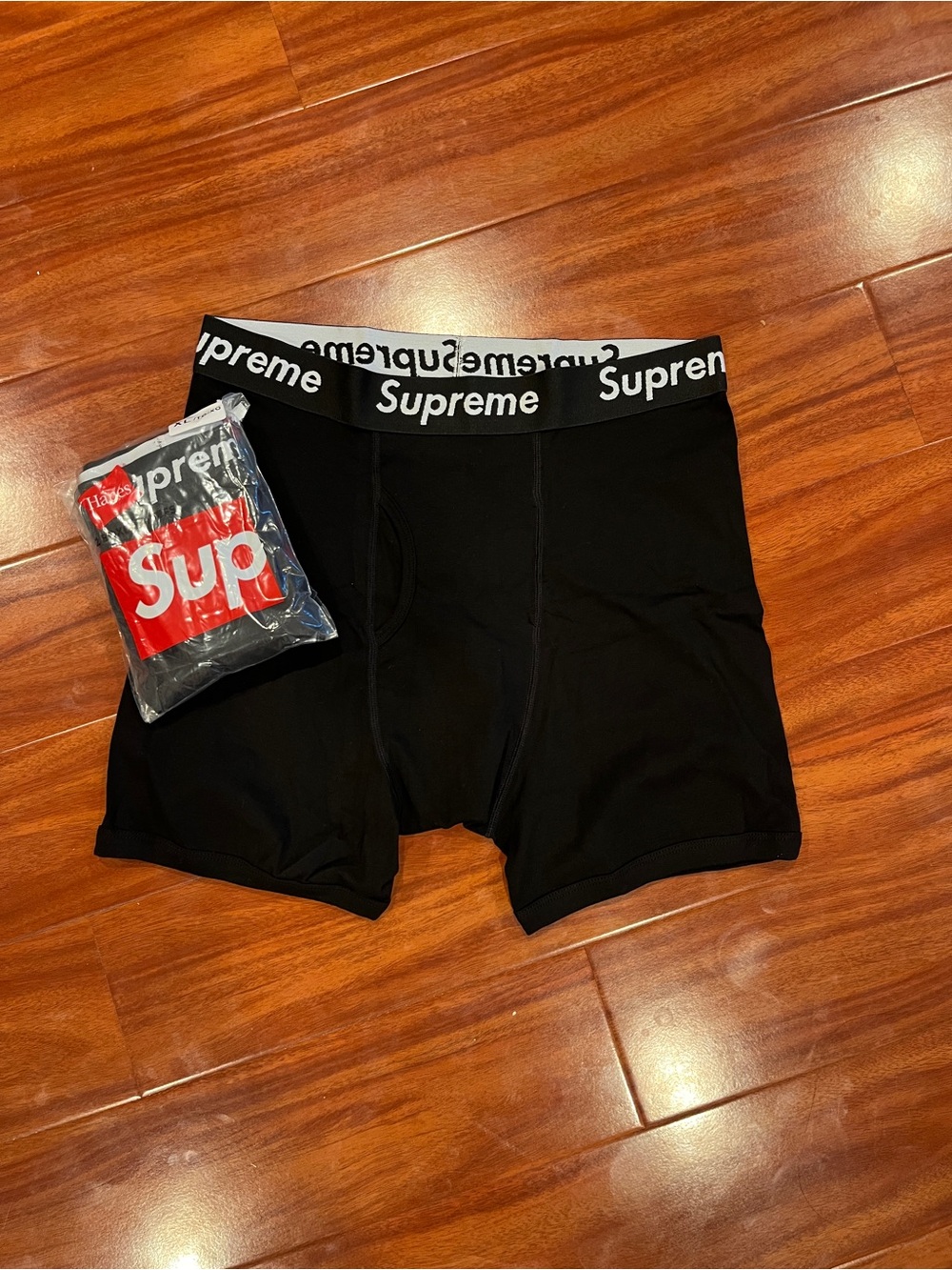 Supreme Men’s Black Logo-Waist Boxer Briefs